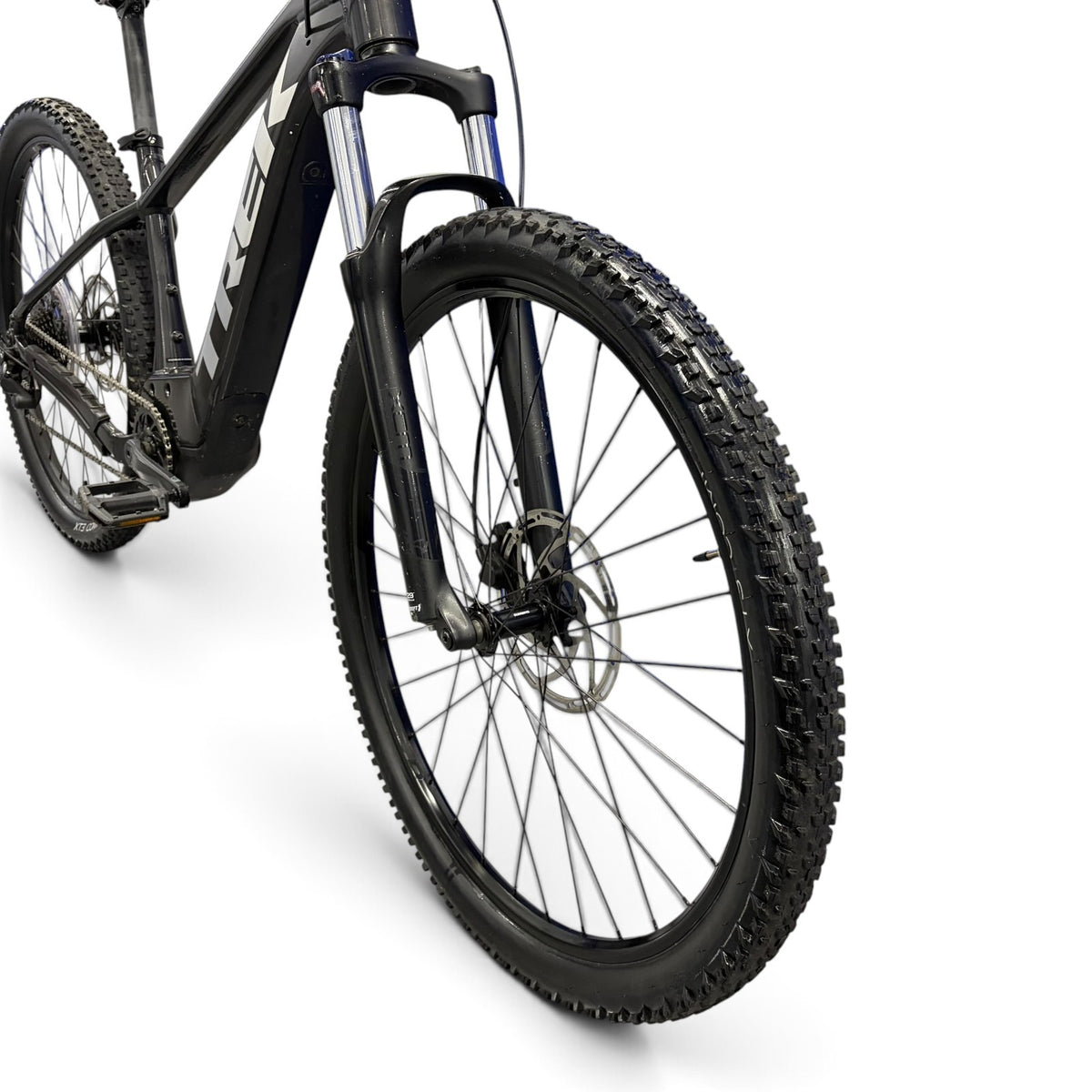 Trek Marlin 6 + 2024 Mountain Bike Medium Shimano 9spd Suntour 29er Excellent