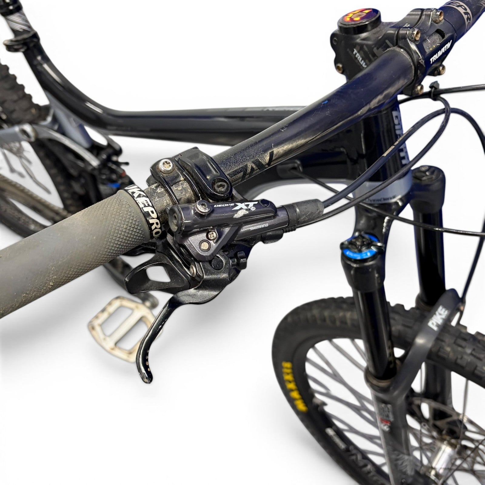 Giant Reign 27.5 Full Suspension Enduro MTB Medium SRAM Apex RockShox Pike XT