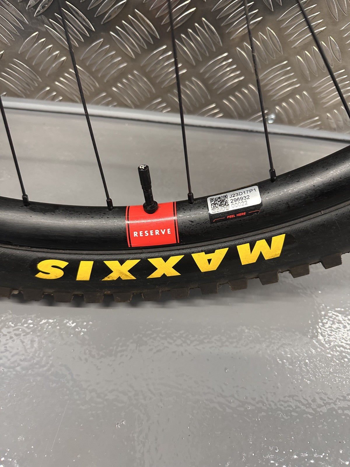 Santa Cruz Reserve 30|HD AL Wheelset DT Swiss Hubs